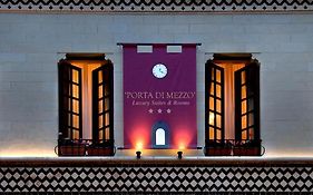 Porta Di Mezzo Luxury Suites & Rooms