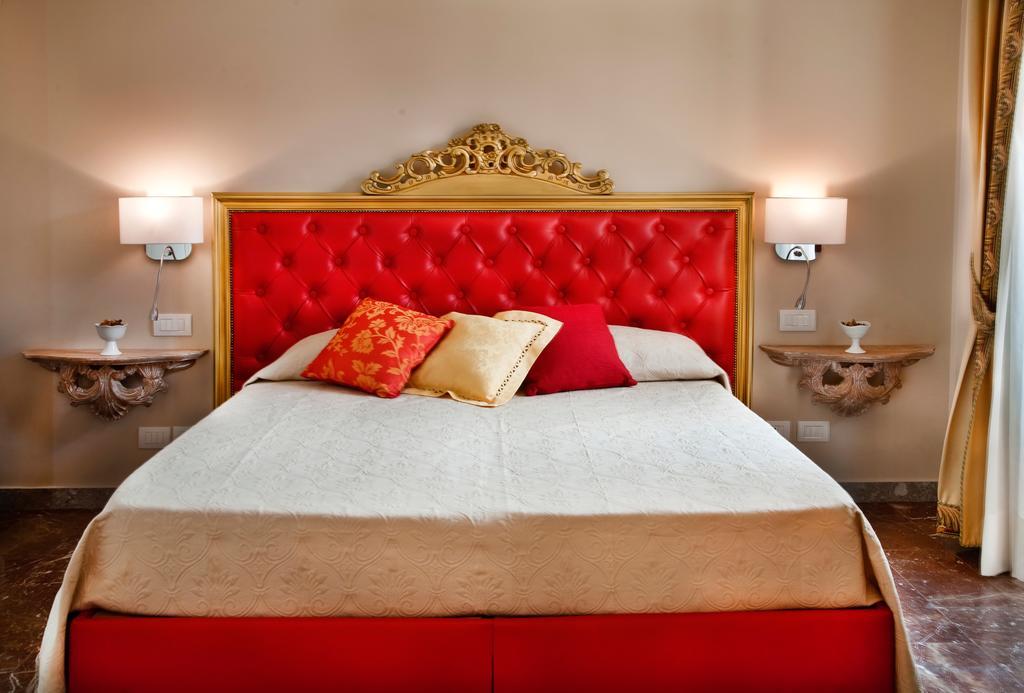 Porta Di Mezzo Luxury Suites & Rooms Taormina Room photo