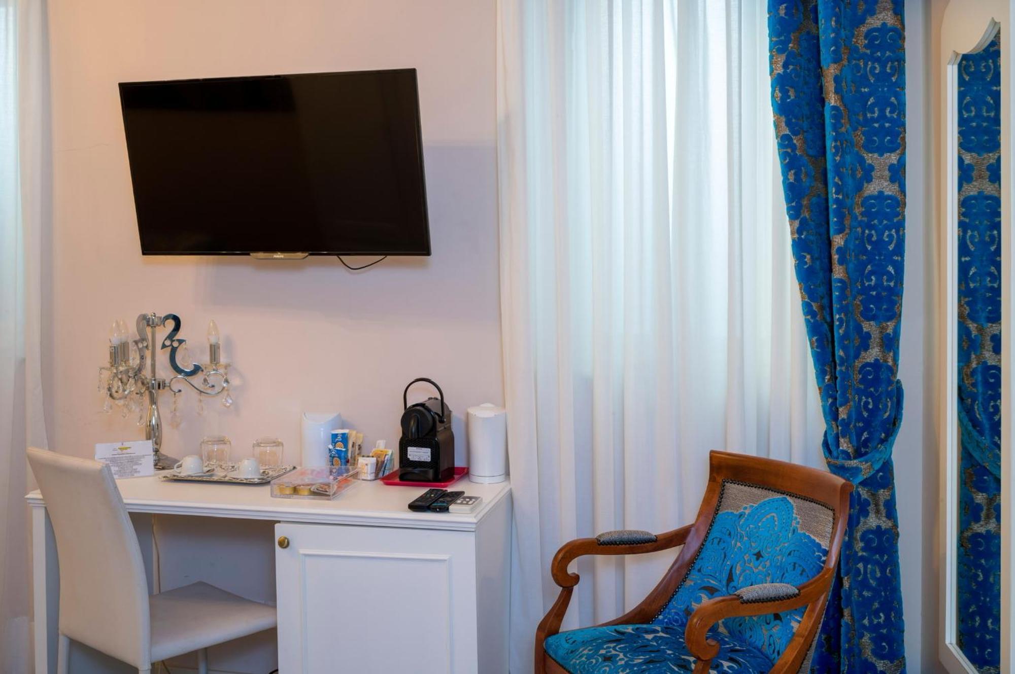 Porta Di Mezzo Luxury Suites & Rooms Taormina Exterior photo