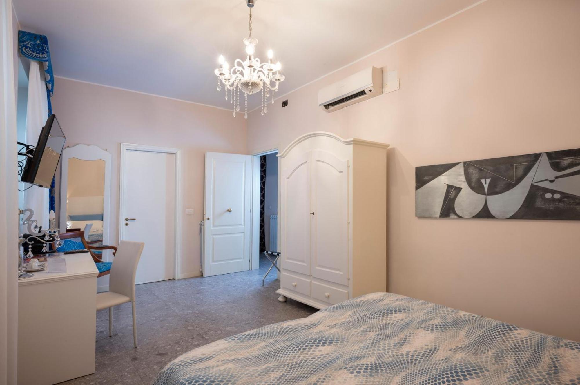 Porta Di Mezzo Luxury Suites & Rooms Taormina Exterior photo