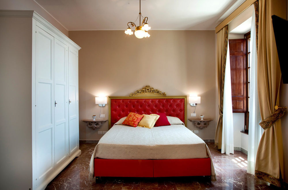 Porta Di Mezzo Luxury Suites & Rooms Taormina Exterior photo