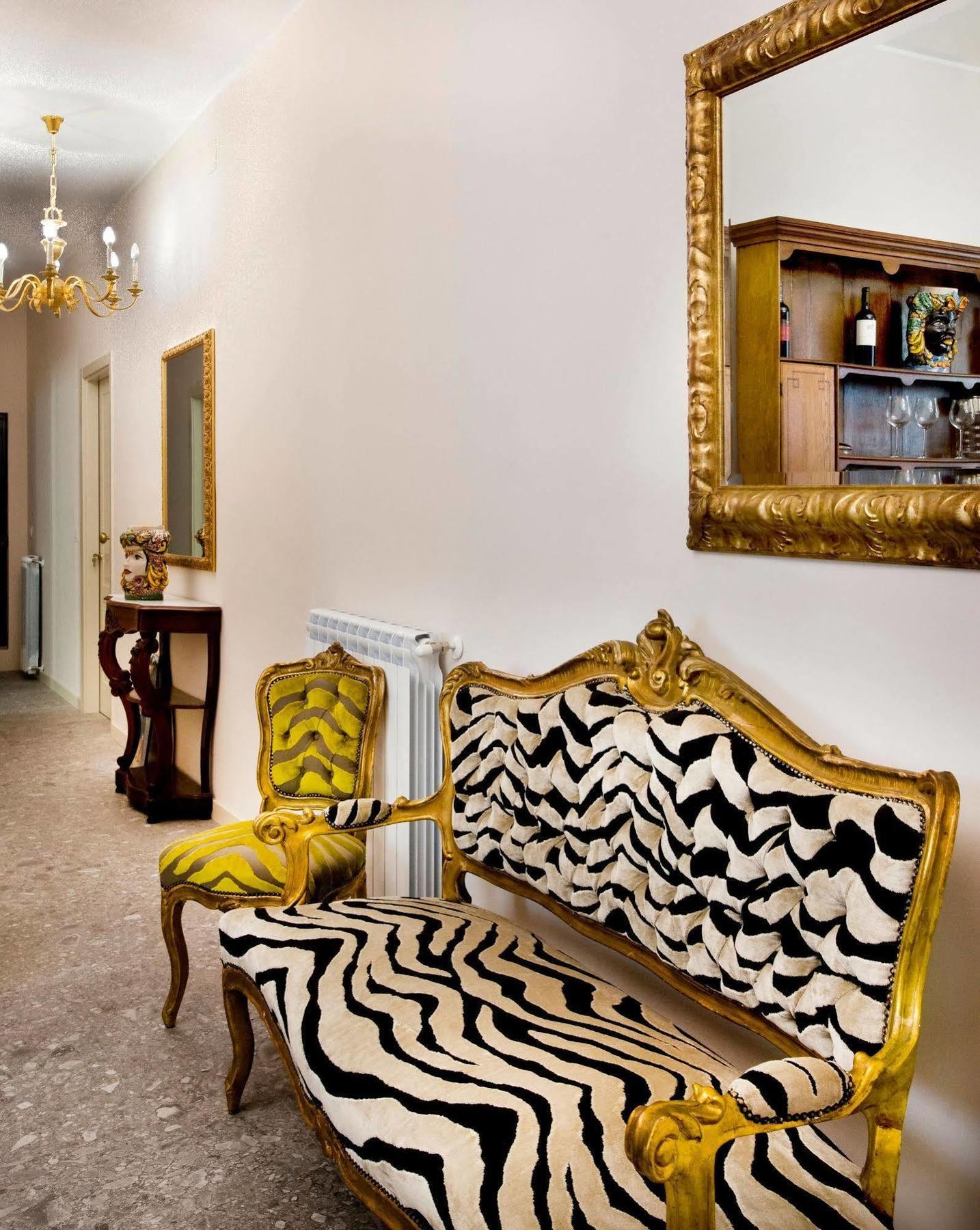 Porta Di Mezzo Luxury Suites & Rooms Taormina Exterior photo