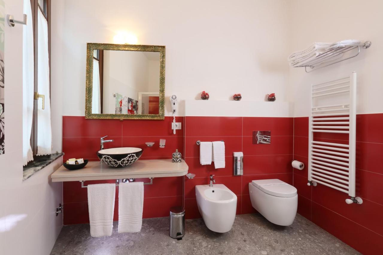 Porta Di Mezzo Luxury Suites & Rooms Taormina Exterior photo