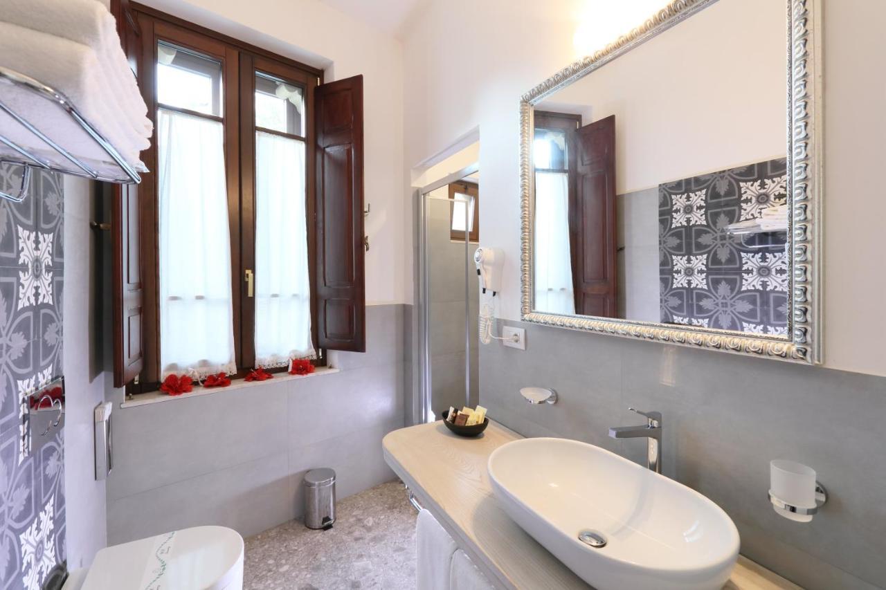 Porta Di Mezzo Luxury Suites & Rooms Taormina Exterior photo