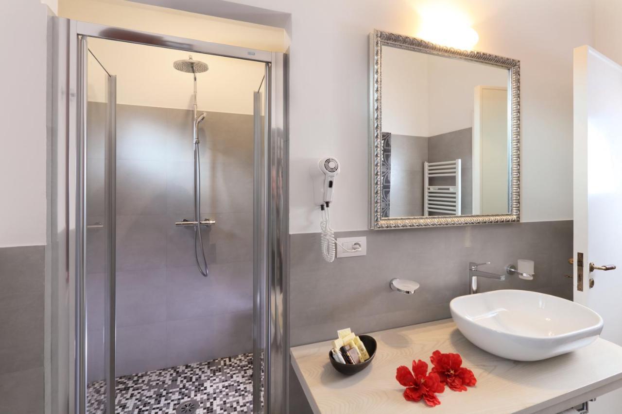 Porta Di Mezzo Luxury Suites & Rooms Taormina Exterior photo
