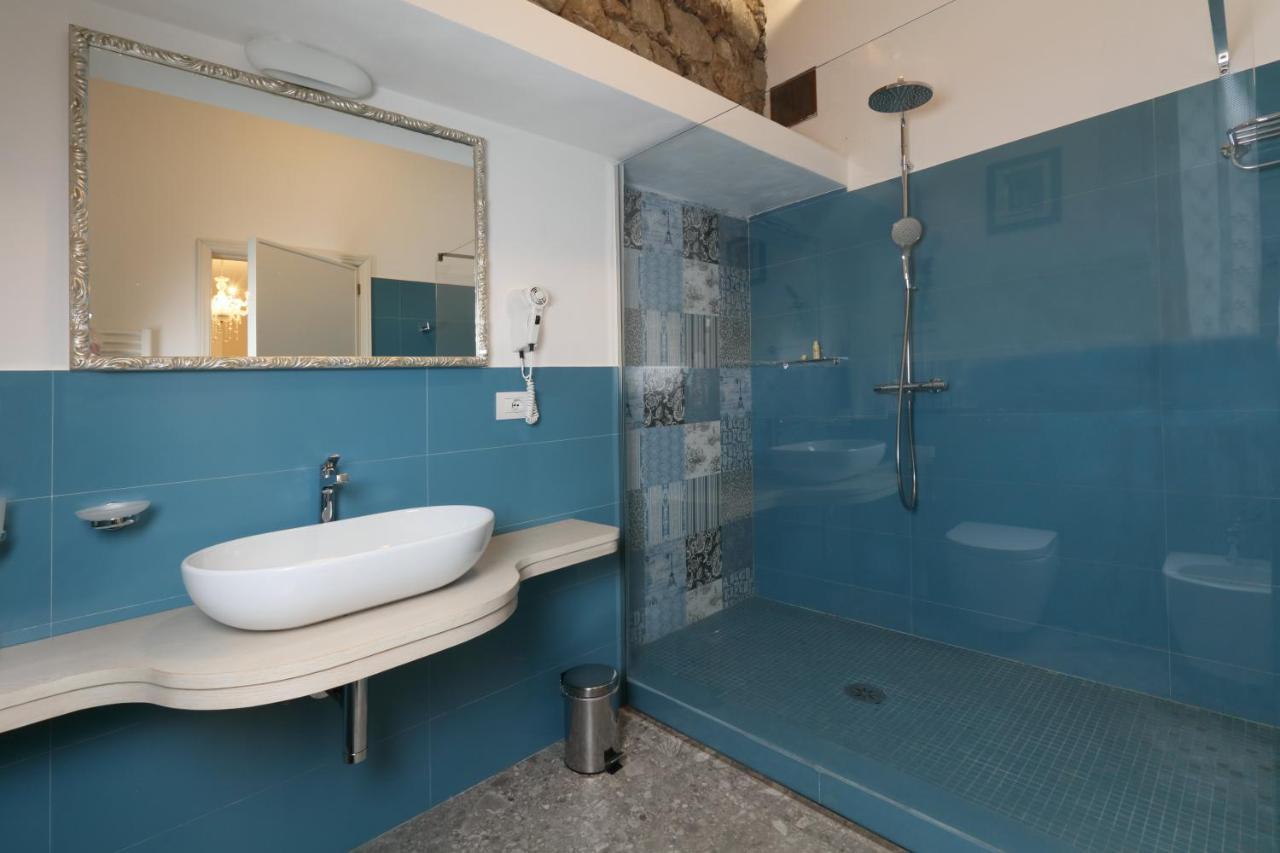 Porta Di Mezzo Luxury Suites & Rooms Taormina Exterior photo